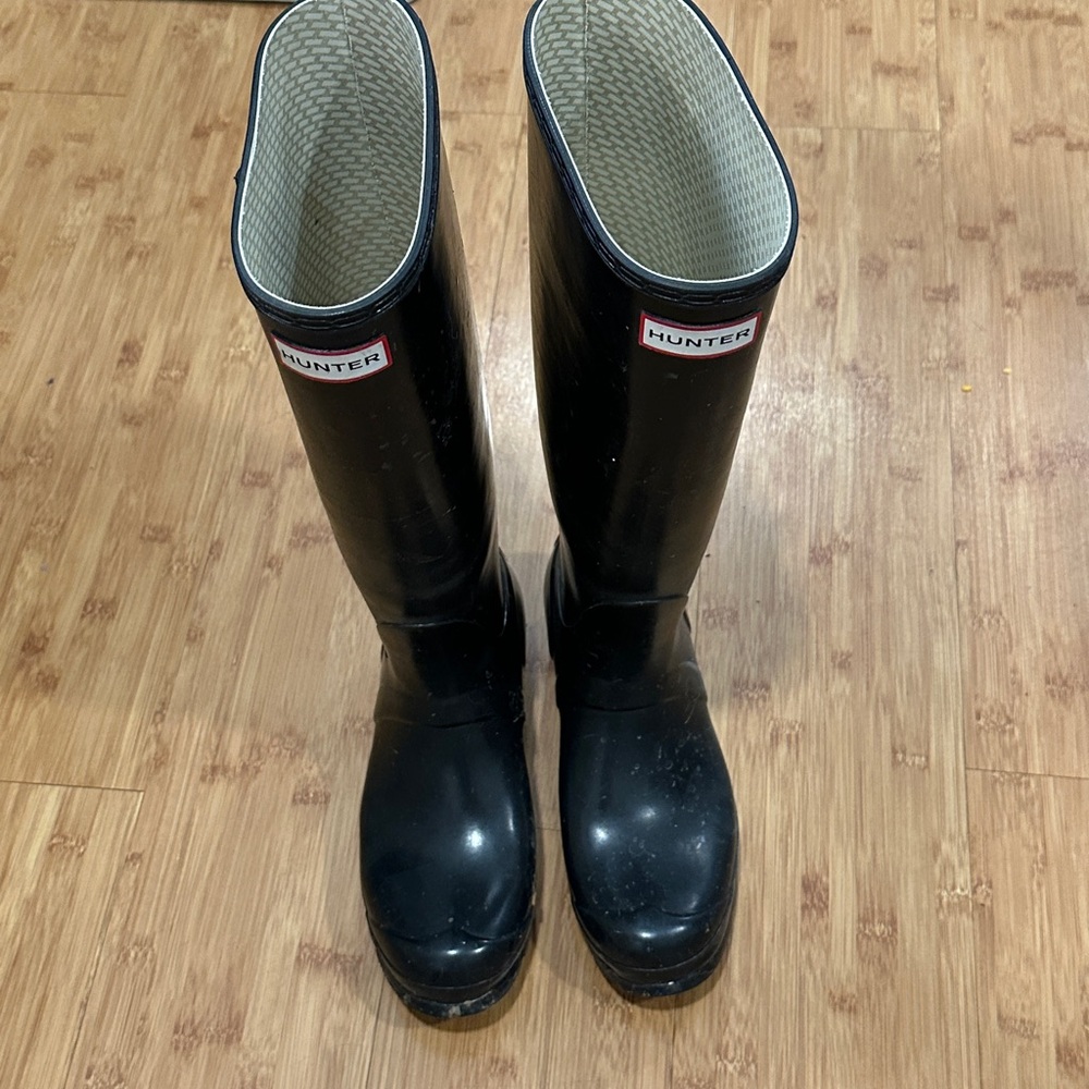 Hunter Original Tall Gloss Rain Boots - Black Label Detail